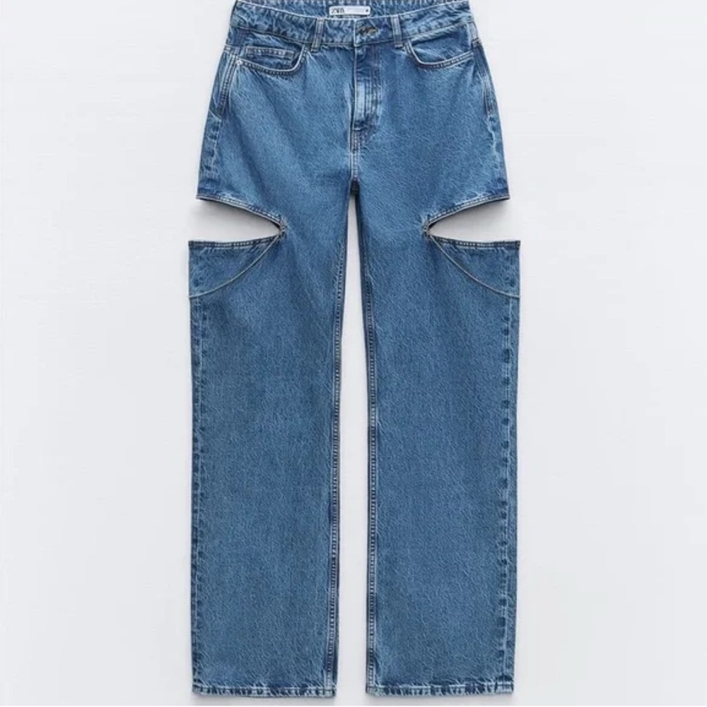 Zara highwaist size 8 chain cut out jeans.